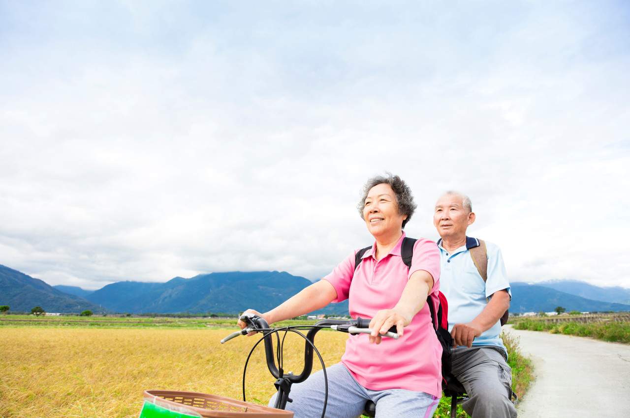发展“老年友好型”旅游 营造敬老孝亲风尚