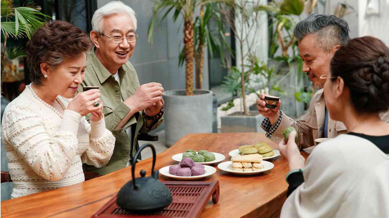 旅居养老新模式：老年人慢旅行体验如何保障服务品质