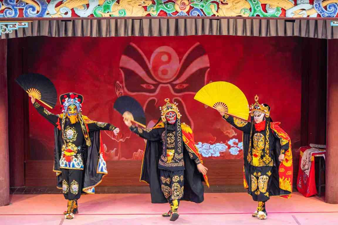 十四艺节点亮巴蜀文化盛宴 观演旅行深度融合新体验