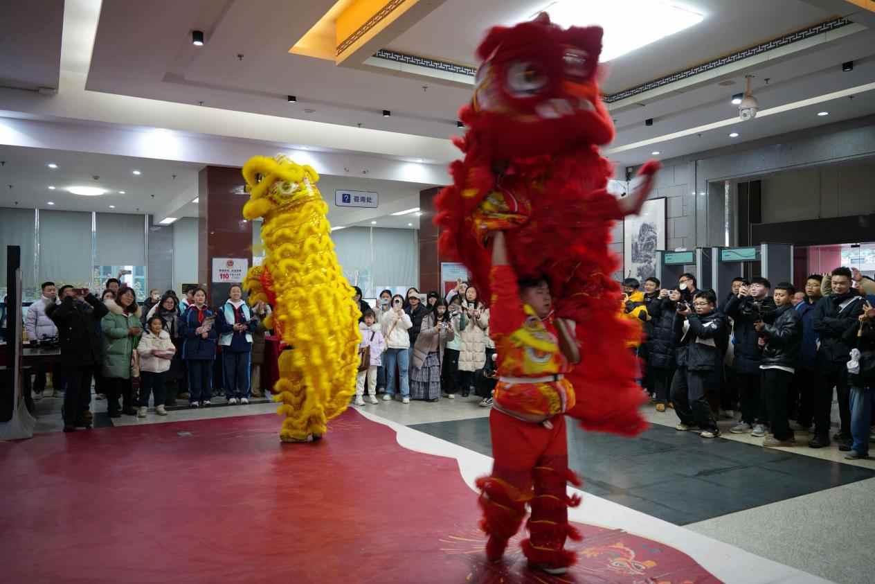 湖南图书馆新春文化庙会开幕 传统与现代融合展现湖湘魅力