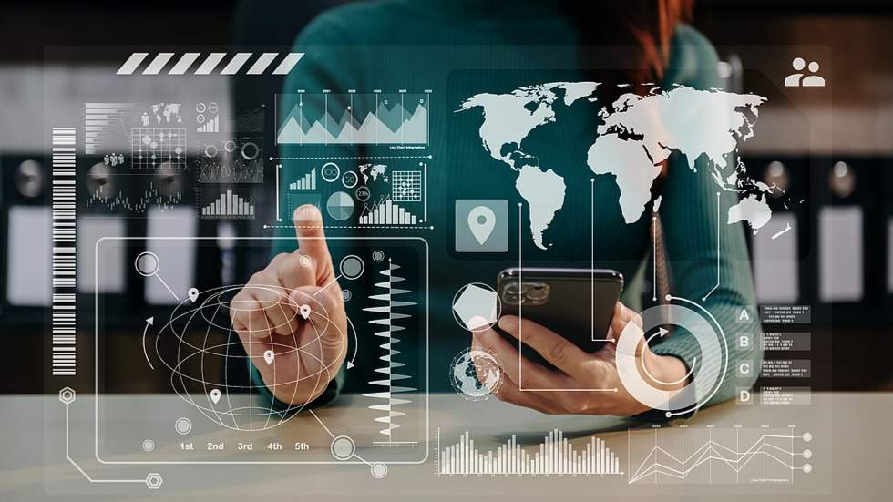 算法时代综艺节目创作的机遇与挑战：如何平衡数据驱动与艺术创新