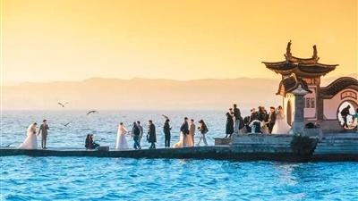 婚庆旅游新模式受热捧 婚纱旅拍蜜月游带动文旅消费热潮