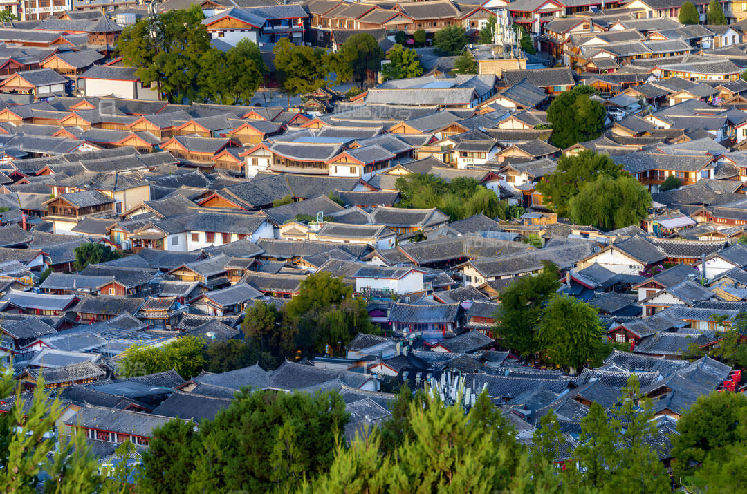 丽江旅游攻略：茶马古道千年古城与玉龙雪山秘境全指南