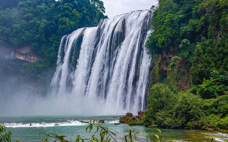 黄果树瀑布完整攻略：地理位置、景点玩法与避坑指南