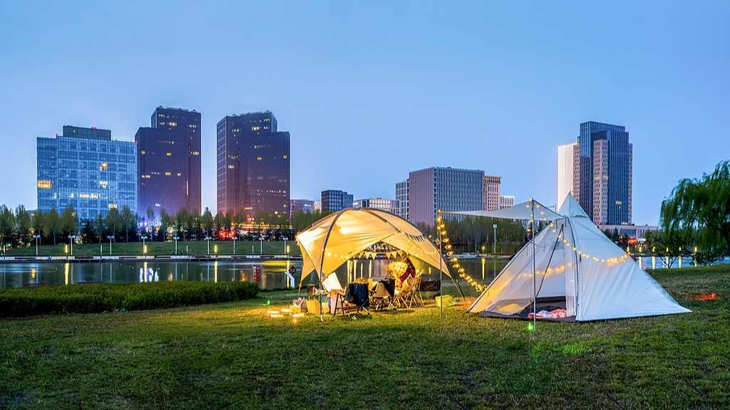 2025年暑运数据显著增长 民航铁路出行复苏势头强劲