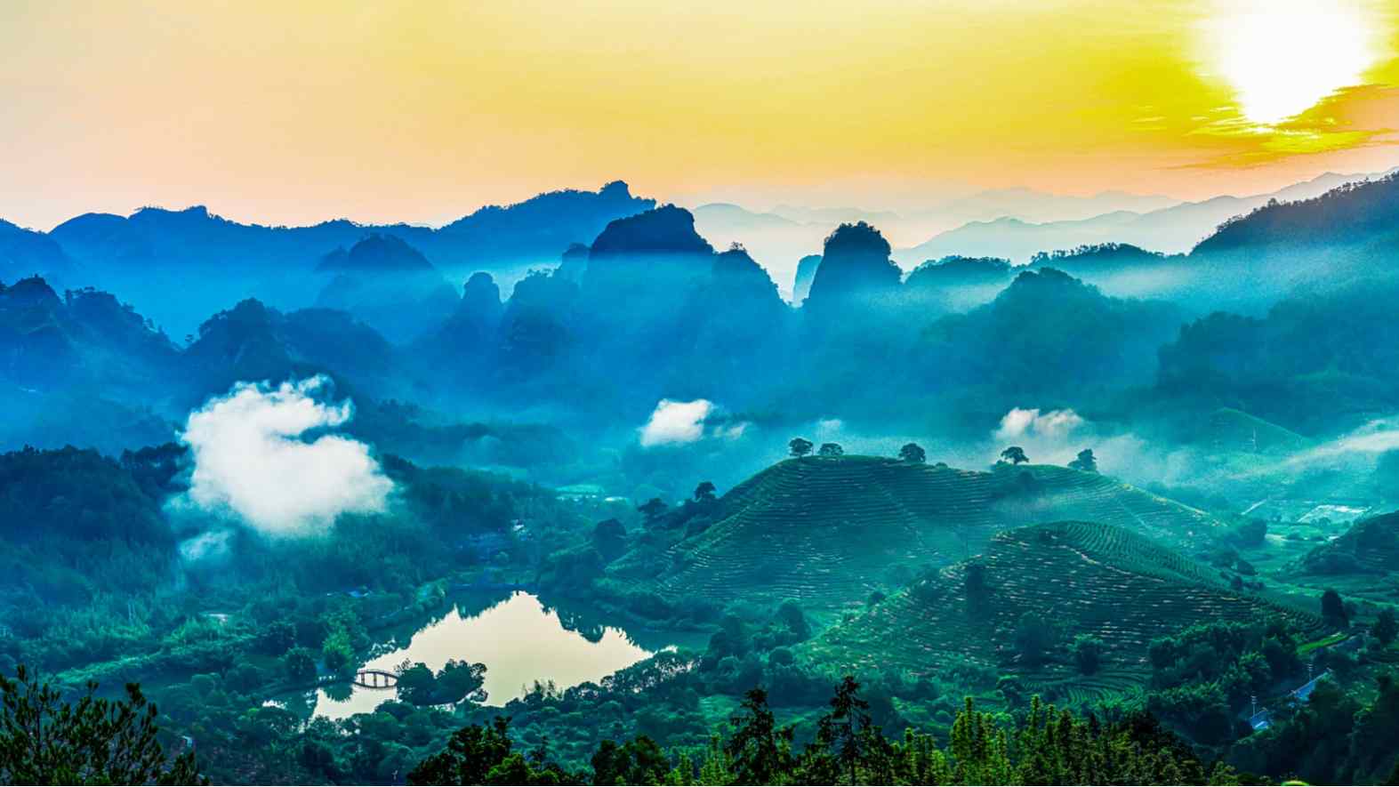 福建韶托村生态修复焕发新活力，废弃水库变身避暑胜地