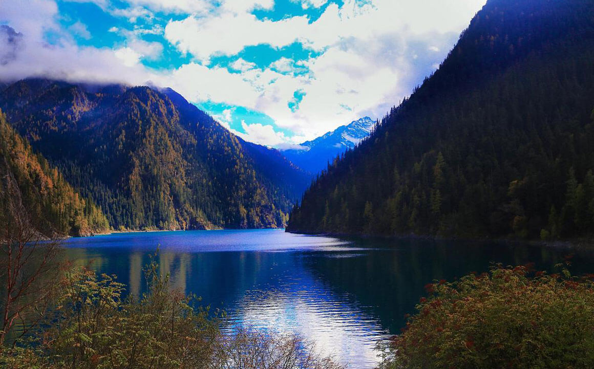 九寨沟最佳旅游时间选择攻略，避开高峰期享受绝美风光