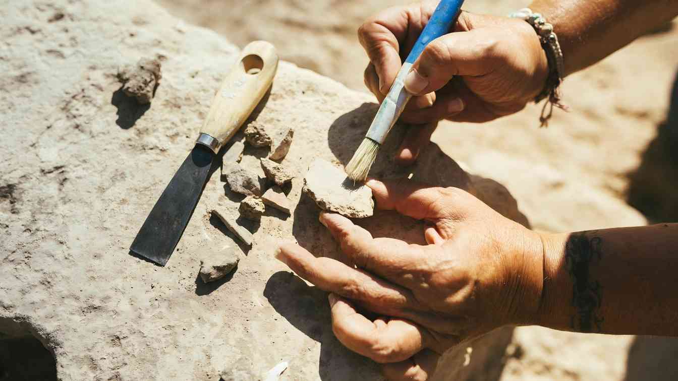 科技赋能文物保护突破关键技术让千年文物重获新生