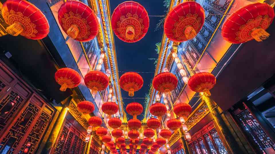 2026年元旦假期旅游市场火爆，出境游国内游预订量激增