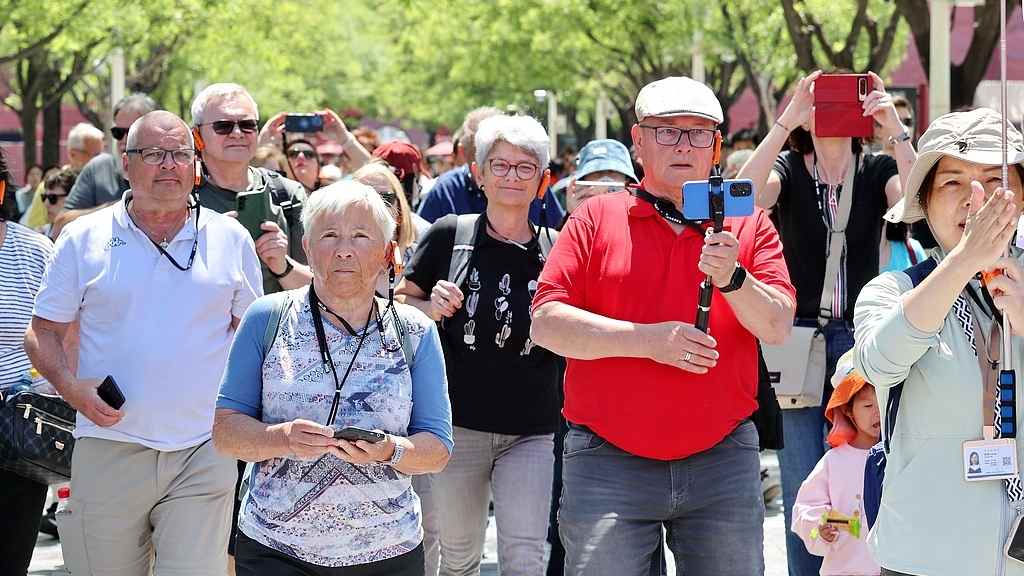 中国入境游热度暴涨，全球游客争相体验文化美食之旅